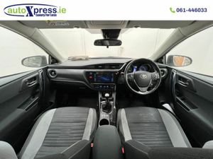 Toyota Auris 1.4 Luna Reversing camera - Image 2