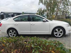 Skoda Octavia Style 1.6tdi 110HP 4DR - Image 3