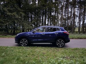 Nissan Qashqai 2017 Tekna Low KM - Image 4