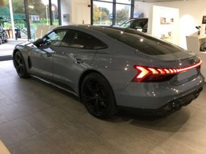 Audi e-tron GT QUATTRO - Black Edition - - Image 3
