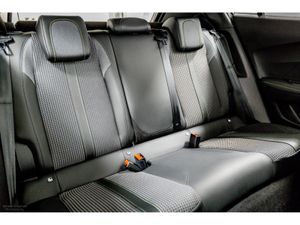 Peugeot 2008 E-GT 50kWh Auto 136HP - Image 4