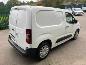 Opel Combo L1H1-1.5 100PS DIESEL 6SPEED MANUAL 100 - Image 4
