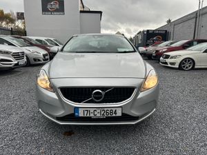2017 (171) Volvo V40 D2 120HP Momentum Geartronic - Image 2