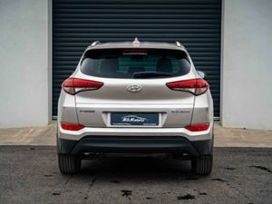 Hyundai Tucson ix35 Executive 1.7 5DR - Image 3