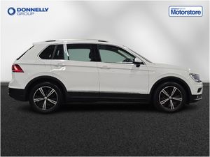 Volkswagen Tiguan Diesel Estate SE Nav - Image 4