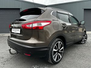 Nissan Qashqai 151’ Premium TOP SPEC AUTOMATIC - Image 4