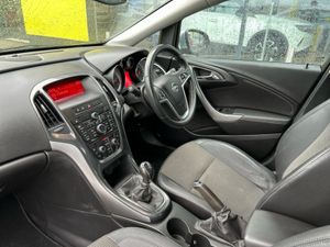 Opel Astra SE 1.3 CDTI 95PS 5DR - Image 3
