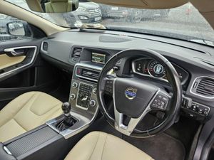 Volvo S60 D2 SE 4DR - Image 3