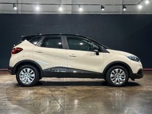 Renault Captur 1.2 PETROL AUTO - CRUISE CONTROL - - Image 3