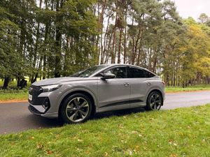 Audi Q4 e-tron Sportback 2022 S Line - Image 3