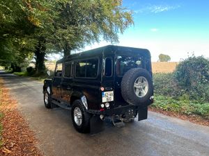 152 LANDROVER DEFENDER 110 7 SEATER XS - Image 4