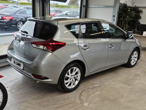 16 TOYOTA AURIS  ICON EDITION - Image 4
