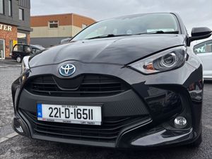 2022 Toyota Yaris 1.5 HYBRID 5Dr LUNA - Image 4