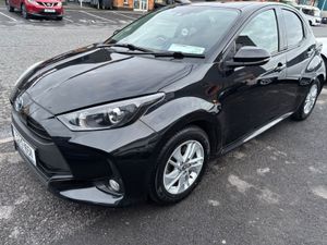 2022 Toyota Yaris 1.5 HYBRID 5Dr LUNA - Image 3