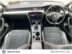 Volkswagen Passat 2.0TDI 150BHP HIGHLINE WITH TECH - Image 3