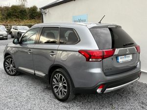 Mitsubishi Outlander 16MY 4WD 6 6MT 7S 4DR - Image 2