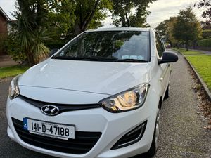 Stunning Hyundai i20. Low Km 2-yr warranty & NCT. - Image 4