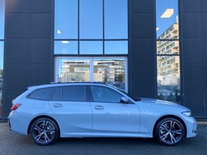 BMW 3-Series Touring 330e M-Sport Auto (PHEV) - Image 4