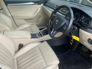 Skoda Superb 1.6 TDi Style Auto - Image 2