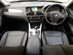 BMW X3 Sdrive18d SE - Image 4