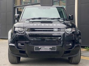 Land Rover Defender 110 *6 Seater* Black Edition - Image 2
