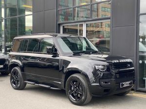 Land Rover Defender 110 *6 Seater* Black Edition - Image 3