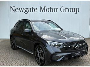 Mercedes-Benz GLC 220D 4MATIC AMG Line Plus with N - Image 3
