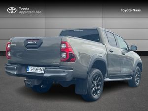 Toyota Hilux 2.8 INVINCIBLE AUTO 4DR - Image 2