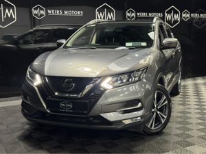Nissan Qashqai 1.3 SV PREMIUM 4DR LOW MILEAGE - Image 2