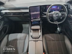 Renault Austral E-TECH Hybrid 200 techno - Image 2
