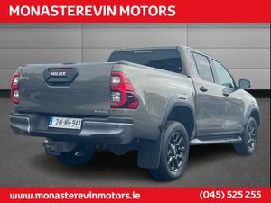 Toyota Hilux 2.8 INVINCIBLE AUTO - Image 3