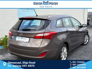 Hyundai i30 TOURER DELUXE 5DR - Image 3