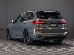 212 BMW X5 X-Drive 45e M-Sport - Image 4