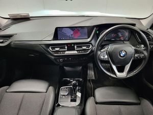 BMW 1 Series 118i Sport - Image 4
