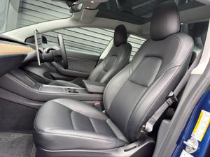 212 Tesla Model 3 Standard Plus - Image 4
