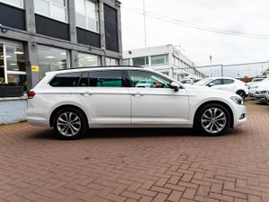 VOLKSWAGEN PASSAT 1.6 TDI COMFORTLINE ESTATE - Image 2