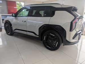 Kia EV3 GT Line in Ivory Silver - Image 2
