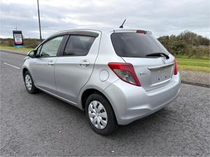 2014 TOYOTA VITZ/YARIS 1.0 PETROL AUTOMATIC - Image 4