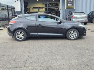 Renault Megane 2010 - Image 2