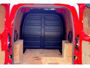 Ford Courier - Image 4