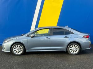 Toyota Corolla LUNA 1.8 HYBRID AUTO // LOW MILEAGE - Image 3