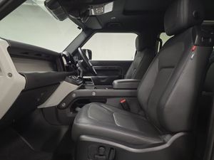 Land Rover Defender Diesel Estate X-Dynamic HSE - Image 4