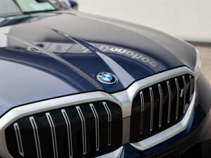BMW i5 Edrive40 Sport Edition - Image 4
