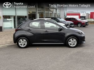 Toyota Yaris HYBRID 115 Luna - Image 3