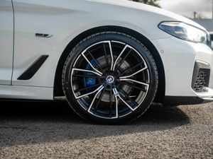 BMW 5-Series 530E M SPORT - Image 3