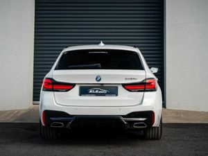 BMW 5-Series 530E M SPORT - Image 4