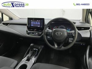 Toyota Corolla TOURING HYBRID 1.8 Automatic, Rever - Image 2