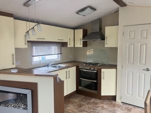 PRETTY, MODERN AND WAITING FOR YOU - Image 3