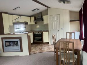 PRETTY, MODERN AND WAITING FOR YOU - Image 4