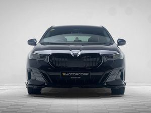 BMW 5-Series 530E M SPORT - Image 2